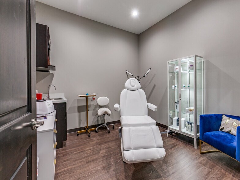 More Photos Of 540 W Frontier Pky, Prosper Healthcare For Lease