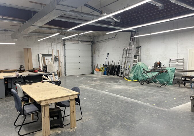 More Photos Of 1040 Mcdonald St, Regina Light Distribution For Lease
