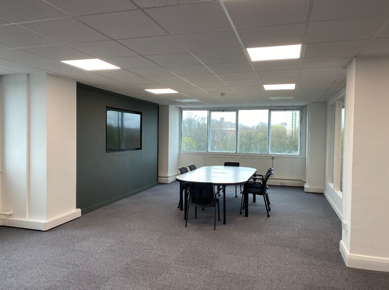 More Photos Of Tiviot Dale, Stockport Office For Lease