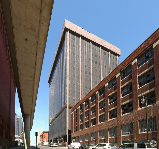 More Photos Of 333 W Fort St, Detroit Office For Lease