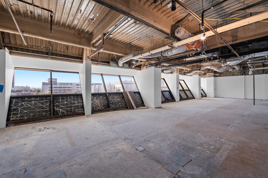 More Photos Of 8737 Beverly Blvd, West Hollywood Medical For Lease