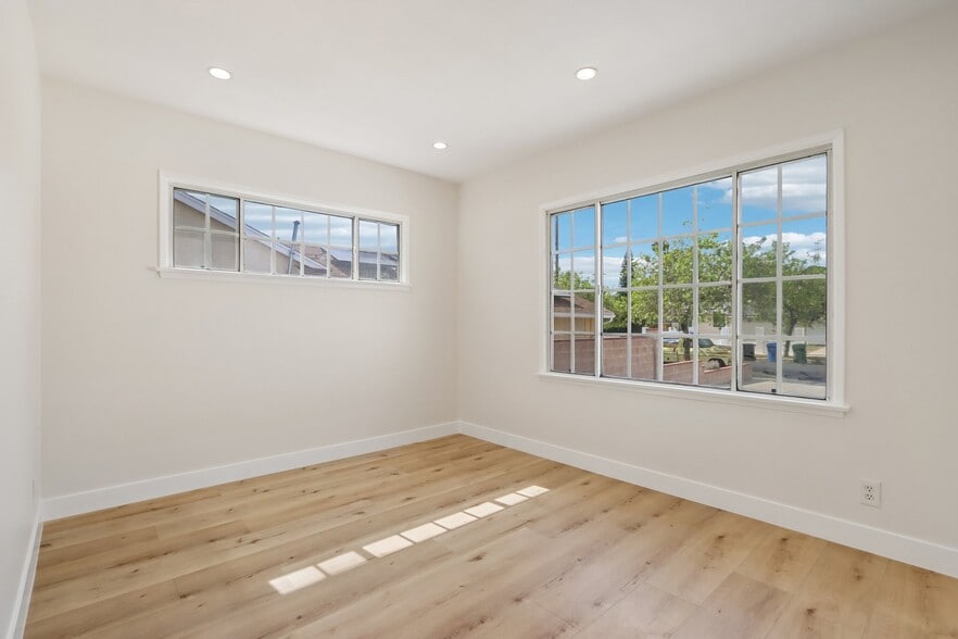 More Photos Of 15952 Simonds St, Granada Hills Apartments For Sale