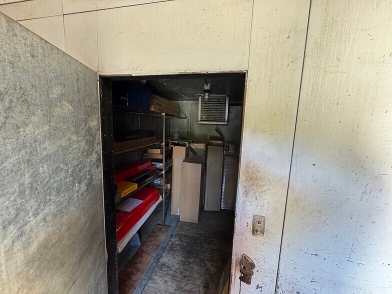 More Photos Of 215 W Main St, Marshall General Retail For Sale