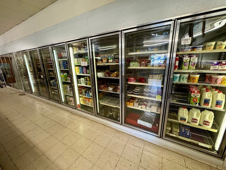 More Photos Of 40 Sherman st, Petrolia General Retail For Sale