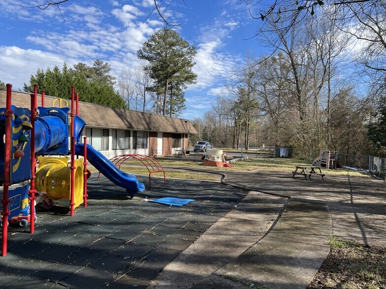 More Photos Of 1980 Buford Hwy, Buford Freestanding For Sale