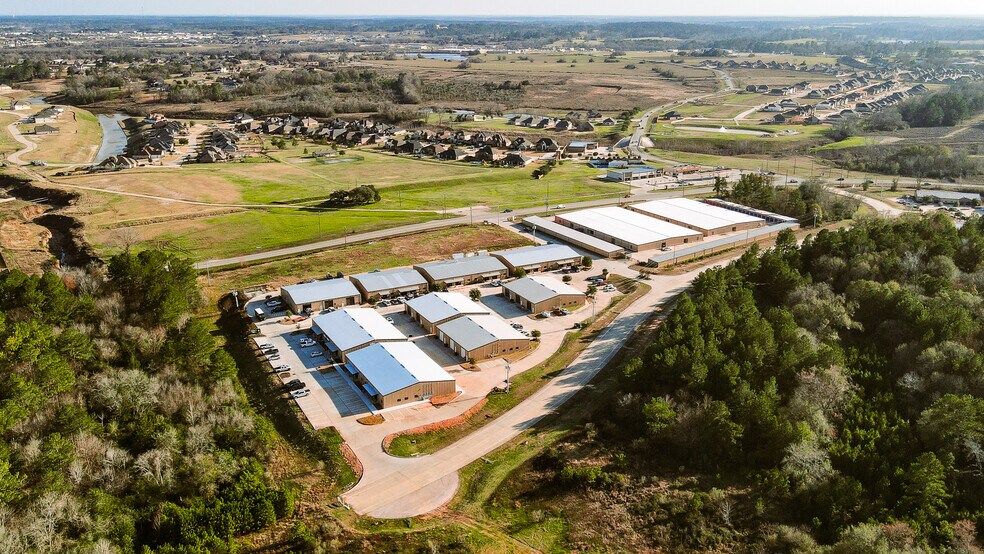 More Photos Of 15349 Summit Park Dr, Montgomery Unknown For Lease