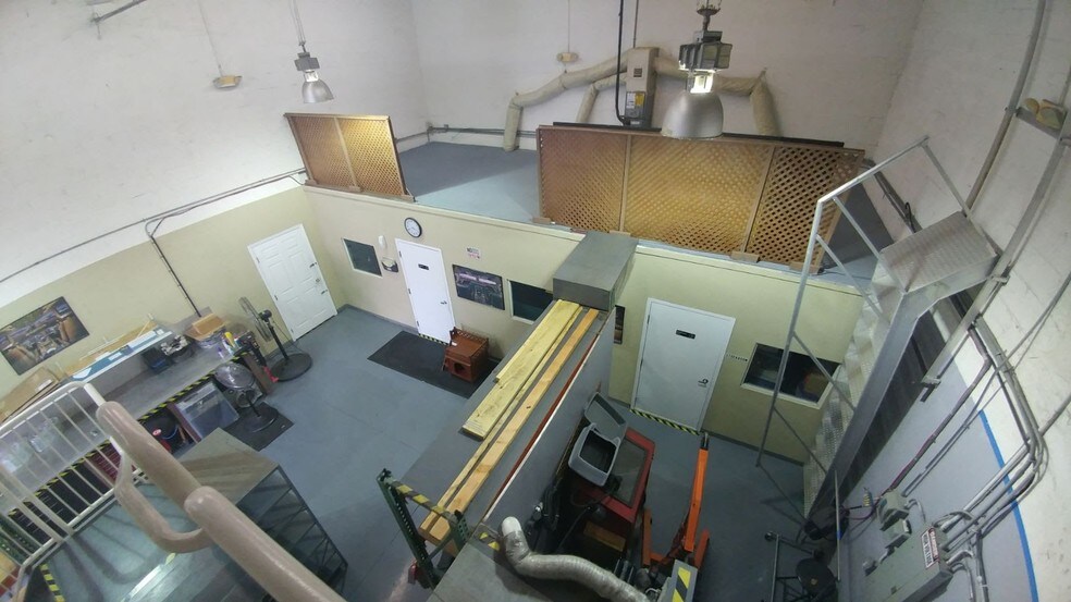 More Photos Of 5900 NW 99th Ave, Miami Light Distribution For Lease