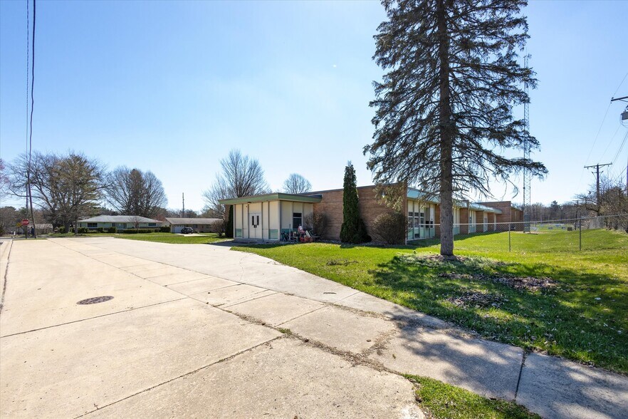 More Photos Of 502 Claremont St, Buchanan Schools For Sale