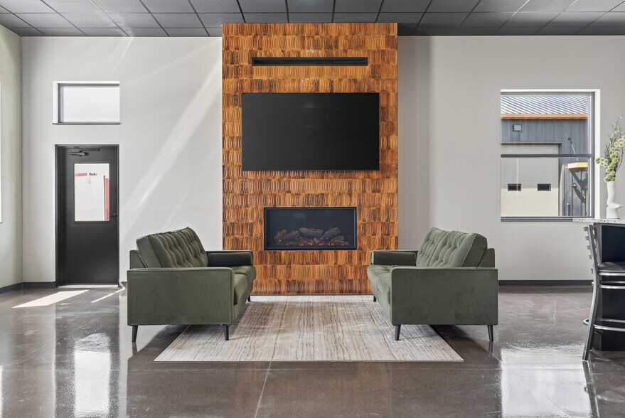 More Photos Of 7040 Kaeding Ln NE, Albertville Industrial For Sale