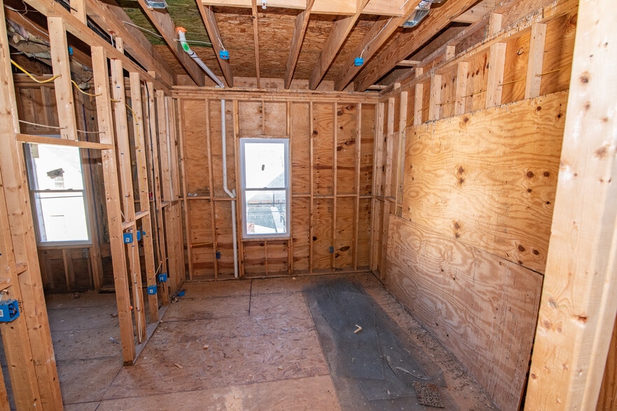 More Photos Of 223 S High St, Baltimore Restaurant For Sale