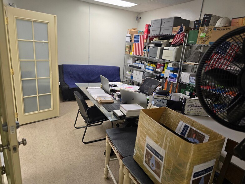 More Photos Of 2113 Border Ave, Torrance Flex For Sale