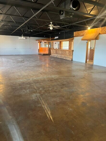 More Photos Of 6226 US-180 Hwy, Snyder Specialty For Sale