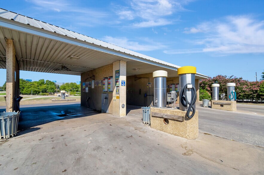 More Photos Of 525 W Irving Blvd, Irving Carwash For Sale
