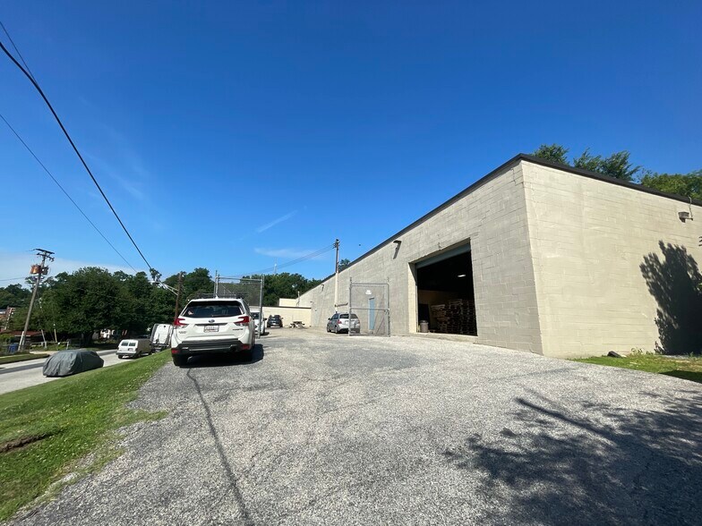 More Photos Of 3701 Malden Ave, Baltimore Light Manufacturing For Lease