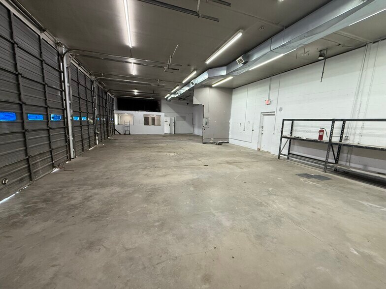 More Photos Of 11413 Hickman Mills Dr, Kansas City Industrial For Lease