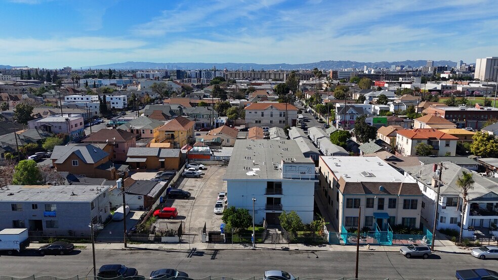More Photos Of 2335 Wall St, Los Angeles Apartments For Sale
