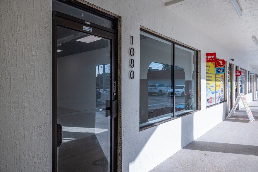 More Photos Of 1120 Sunset Strip, Sunrise Freestanding For Lease