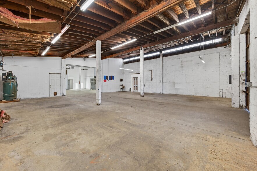 More Photos Of 2150 Cross St, Eugene Service For Lease