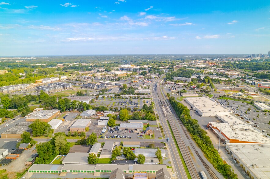 More Photos Of 4830 Old Pineville Rd, Charlotte Storefront Retail Office For Lease