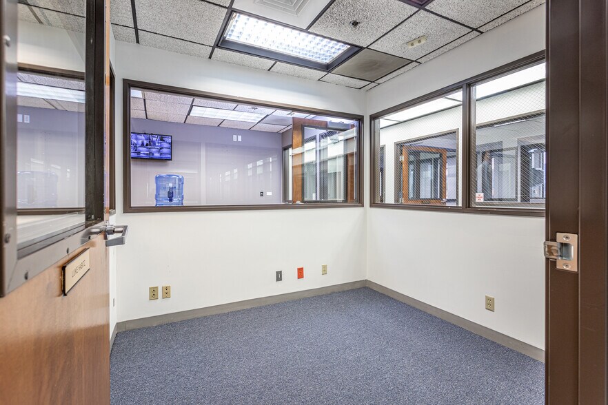 More Photos Of 132-142 W Verdugo Ave, Burbank Unknown For Lease