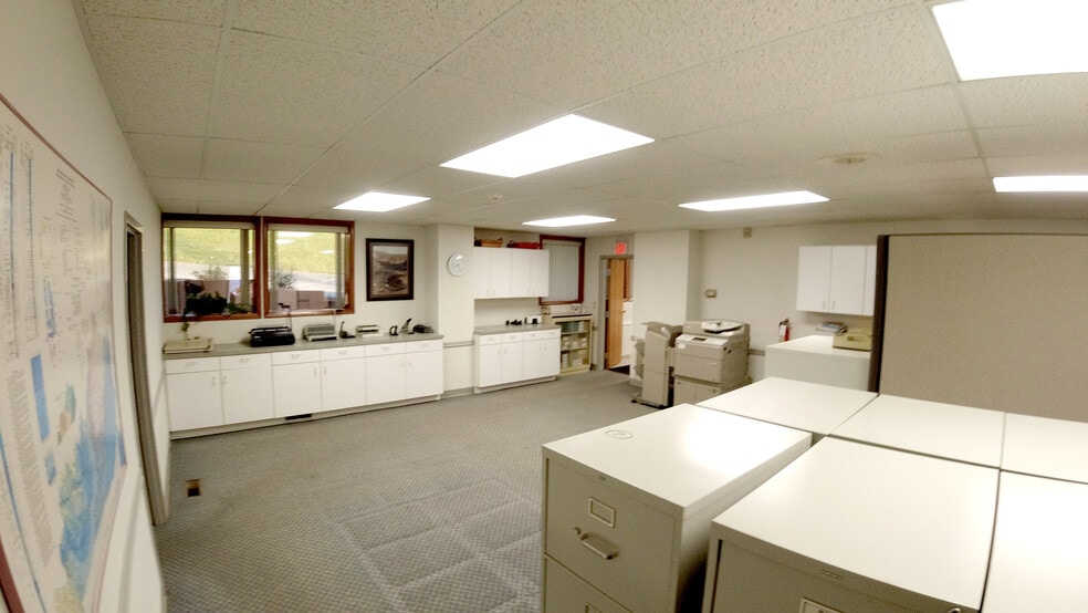 More Photos Of 3502 Overlook Cir, Knoxville Light Distribution For Sale