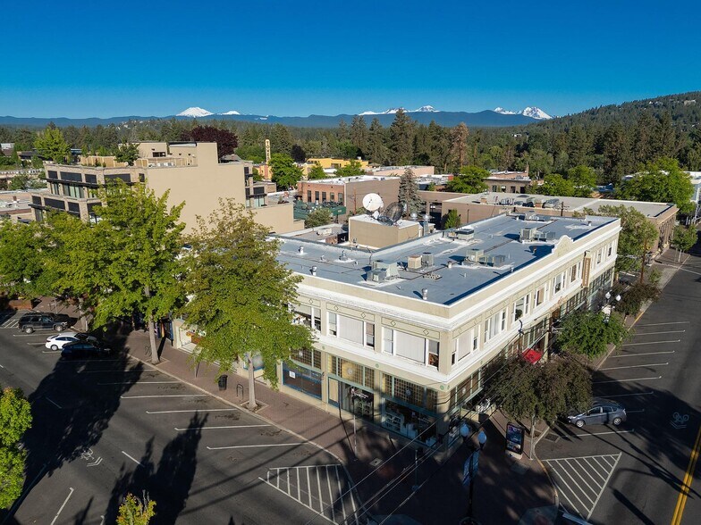 More Photos Of 115-125 NW Oregon Ave, Bend Restaurant For Sale