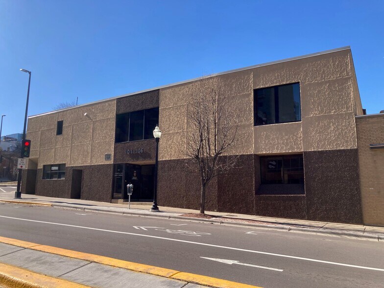 More Photos Of 302-306 E Wilson St, Madison Office For Lease