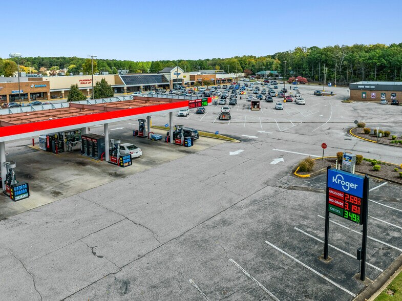 More Photos Of 913 North Pky, Jackson General Retail For Lease
