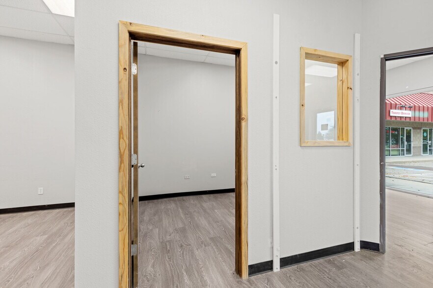 More Photos Of 275 Waneka Pky, Lafayette Freestanding For Lease