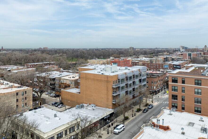 More Photos Of 3916-3920 N Sheridan Rd, Chicago Apartments For Lease