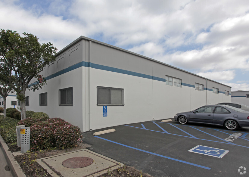 Primary Photo Of 3211 Maple St, Santa Ana Warehouse For Lease