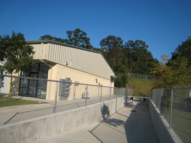 More Photos Of 1531 Commonwealth Business Dr, Tallahassee Flex For Lease