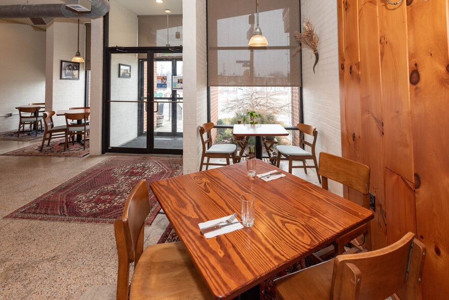 More Photos Of 5800 York Rd, Baltimore Restaurant For Sale