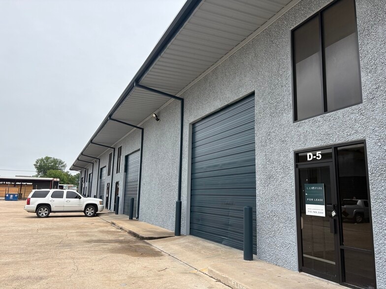 More Photos Of 5708 N Shepherd Dr, Houston Unknown For Lease