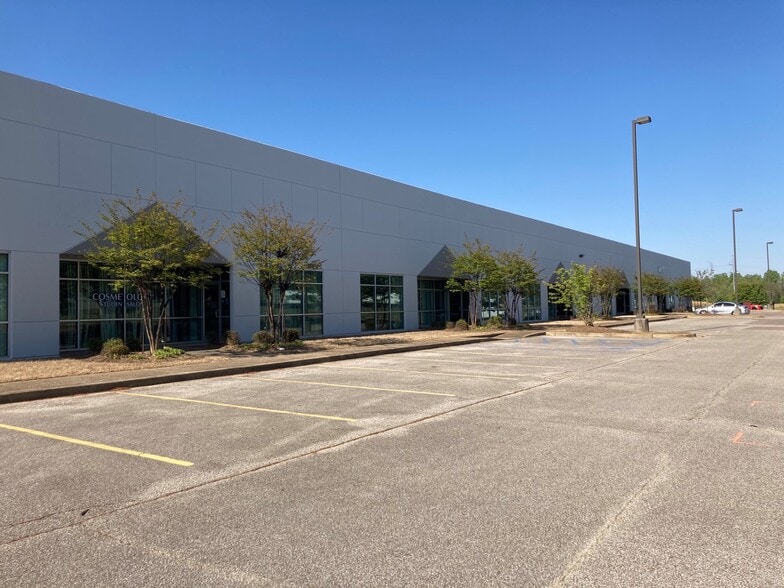 More Photos Of 6550 Interstate Blvd, Horn Lake Distribution For Lease