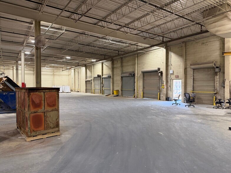 More Photos Of 213 Laurel Ave, Grover Warehouse For Sale