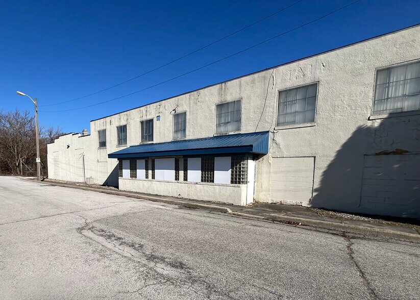 More Photos Of 245 Erie St, Huntington Industrial For Sale