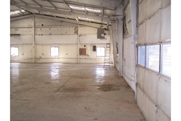 More Photos Of 88 Center St, Rock Springs Warehouse For Lease
