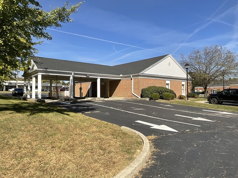 More Photos Of 20 W Whipp Rd, Dayton Bank For Lease