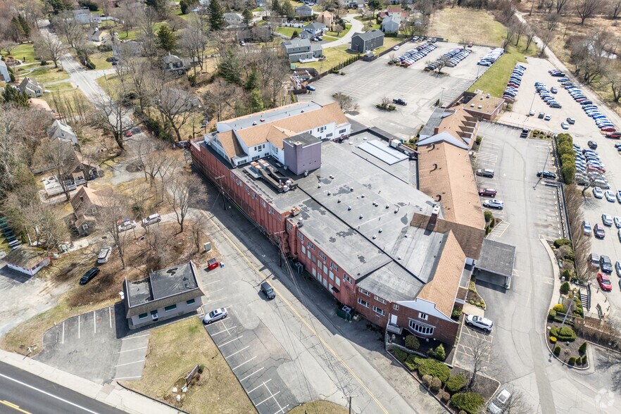 More Photos Of 213 Taunton Ave, Seekonk Hotel For Sale