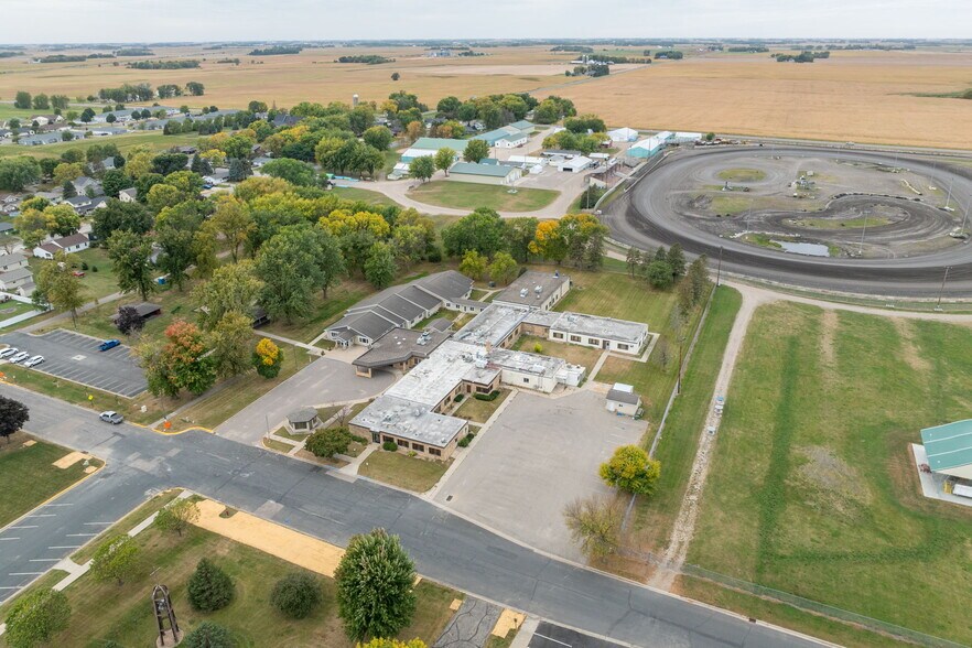 More Photos Of 411 7th Ave NW, Arlington Skilled Nursing Facility For Sale