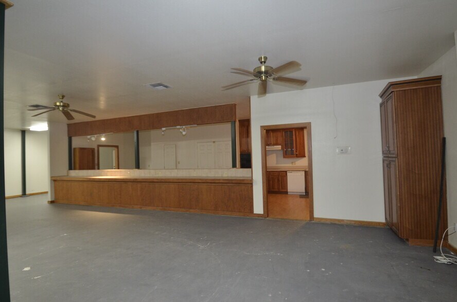 More Photos Of 31633 US-377 Hwy, Gordonville Light Distribution For Sale