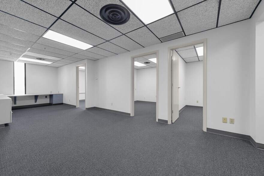 More Photos Of 2455 Harrisburg Pike, Grove City Warehouse For Sale