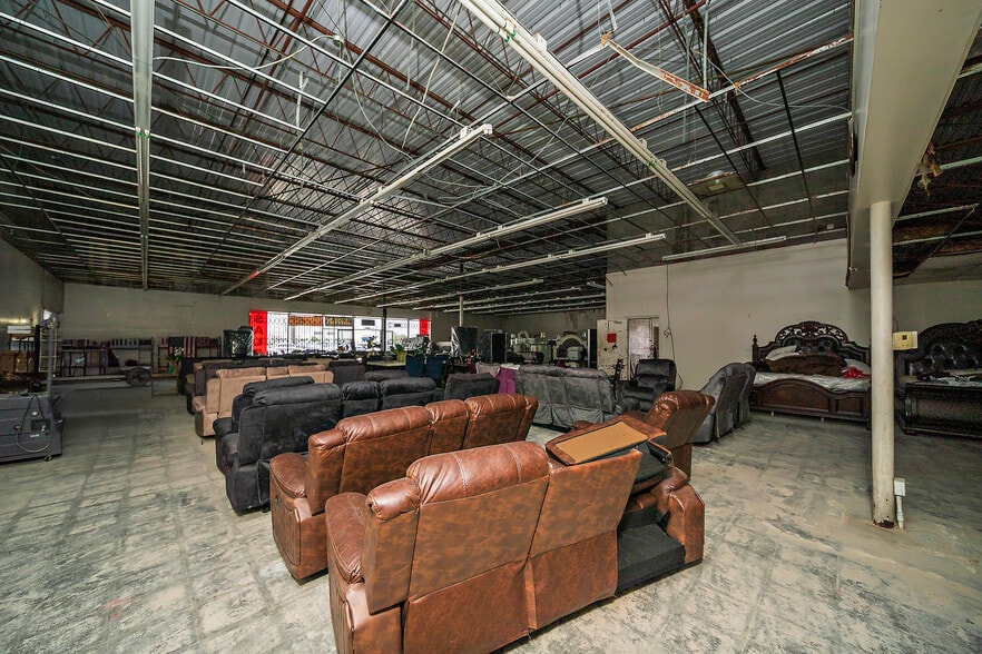 More Photos Of 10200 Almeda Genoa Rd, Houston Unknown For Lease