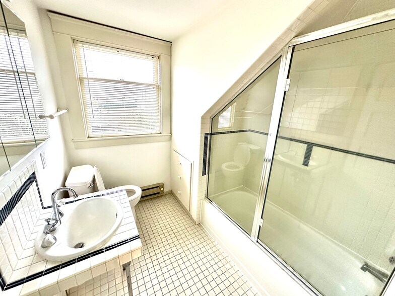 More Photos Of 1442 Pearl St, Eugene Office For Lease