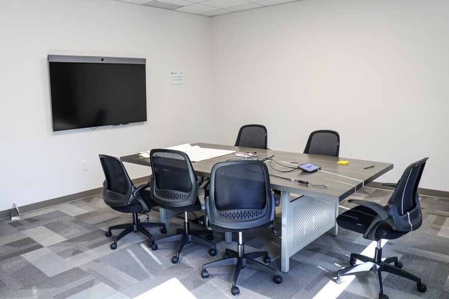 More Photos Of 2000 Northfield Ct, Roswell Distribution For Lease