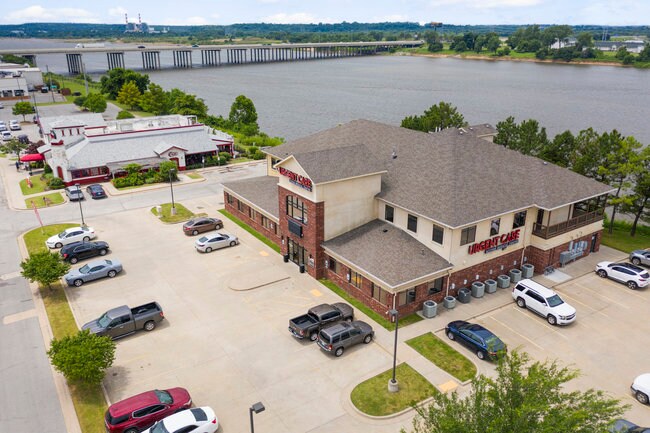 More Photos Of 9716 Riverside Pky, Tulsa Medical For Lease
