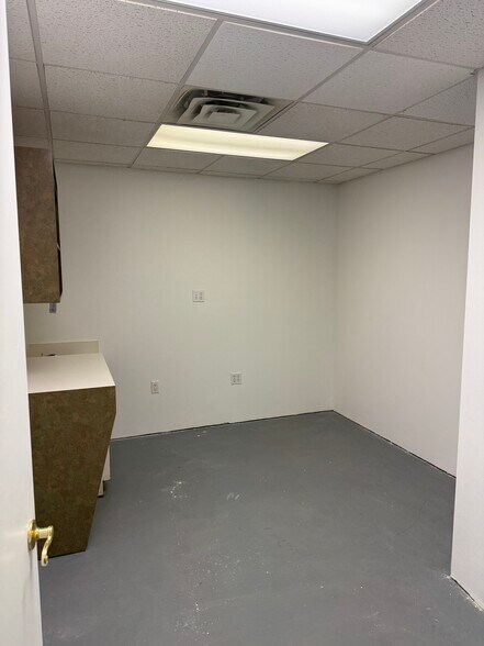 More Photos Of 578 Susquehanna Blvd, Hazleton Freestanding For Lease