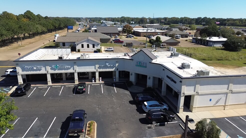 Primary Photo Of 1645 W Government St, Brandon Storefront For Lease