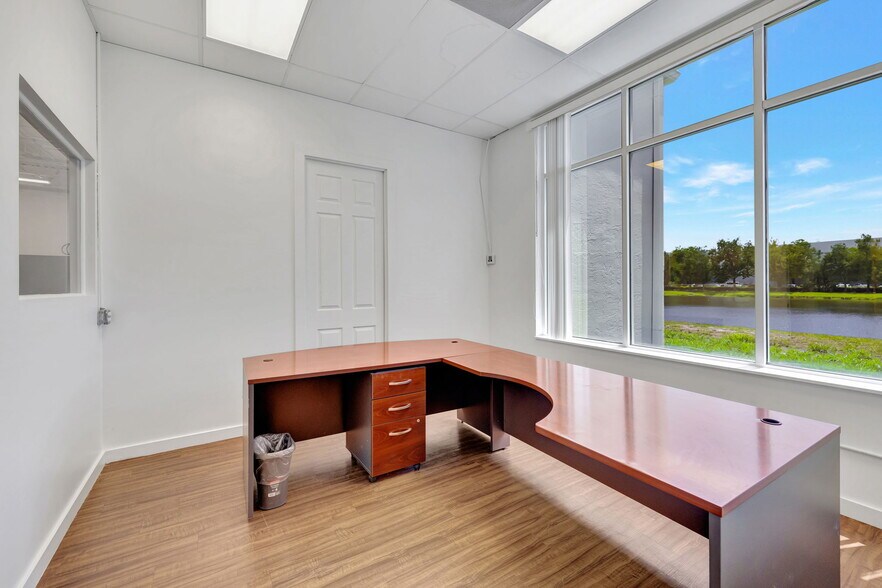 More Photos Of 2122 Blount Rd, Pompano Beach Warehouse For Lease